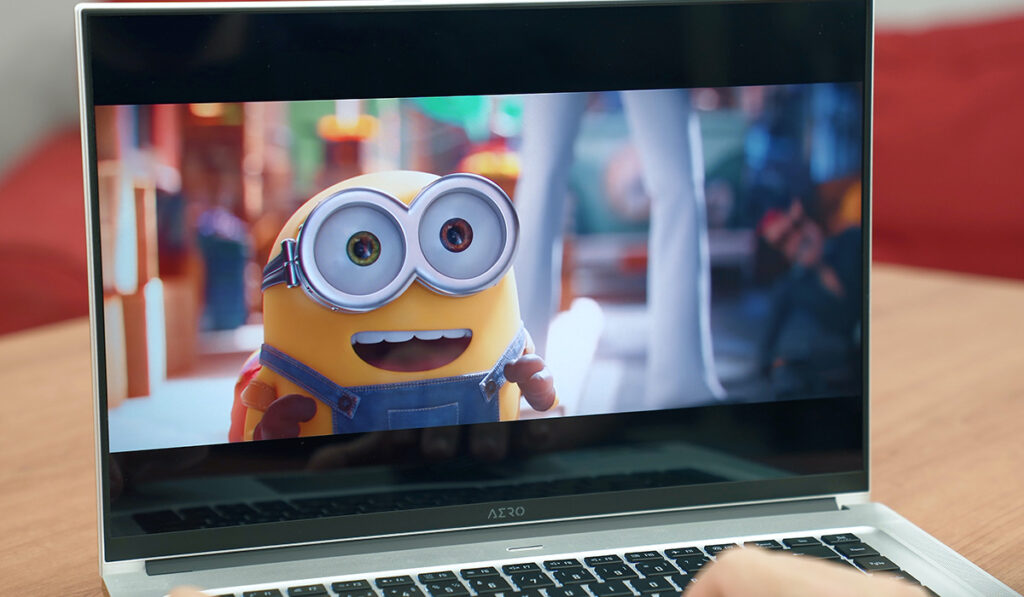 Laptop-showing-movie